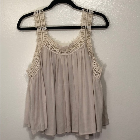 NWT Sadie & Sage Cold Shoulder Top - Picture 5 of 8